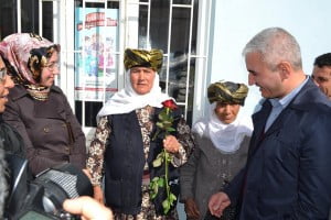 KAHTA KAYMAKAMI DÜNYA KADINLAR GÜNÜ’NÜ KÖYLÜ KADINLARLA KUTLADI