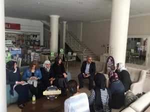 AK PARTİ ADIYAMAN KADIN KOLLARI BAŞKANLARI, KAHTA GAZETECİLER CEMİYETİNİ ZİYARET ETTİ