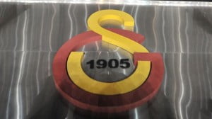 BORSADA HİSSELERİ HIZLA YÜKSELEN GALATASARAY İŞLEMLERİ DURDURULDU