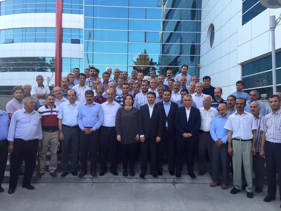 AK PARTİ MİLLETVEKİLLERİ MAZBATALARINI ALDI