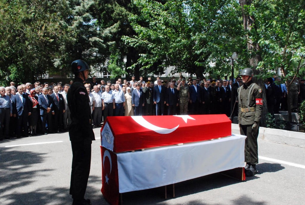 ŞEHİT UZMAN ONBAŞI MÜSELLİM ÜNAL SON YOLCULUĞUNA UĞURLANDI