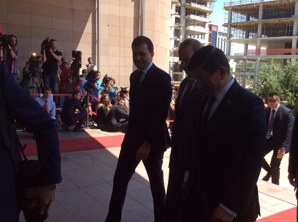 BAŞBAKAN, CHP LİDERİ KILIÇDAROĞLU İLE GÖRÜŞTÜ