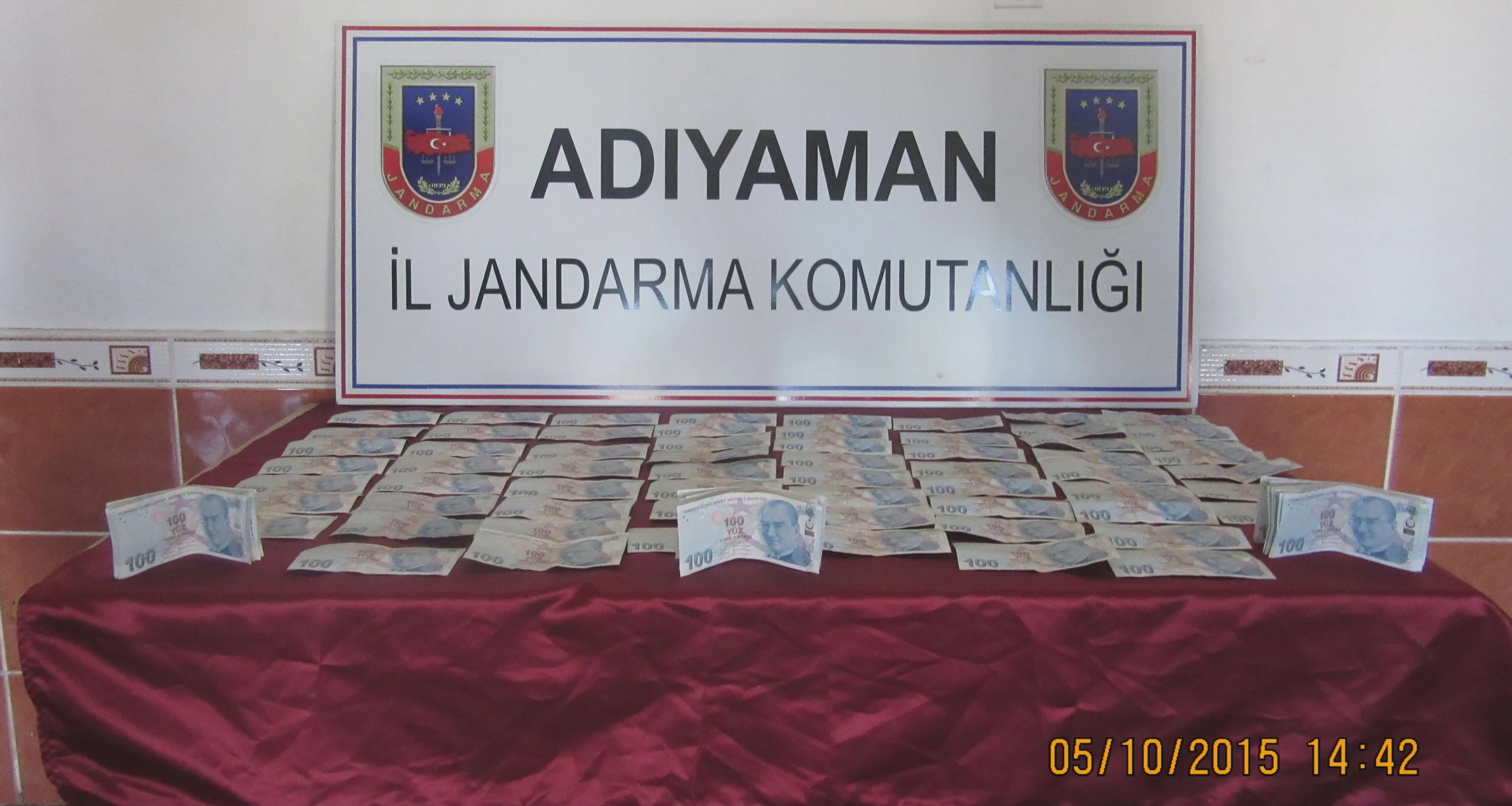 Adıyaman İl Jandarma Komutanlığı
 Kahta’da Sahte Para Ele Geçirdi. 