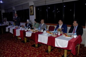 BAŞKAN KUTLU’DAN MUHTARLAR ONURUNA YEMEK