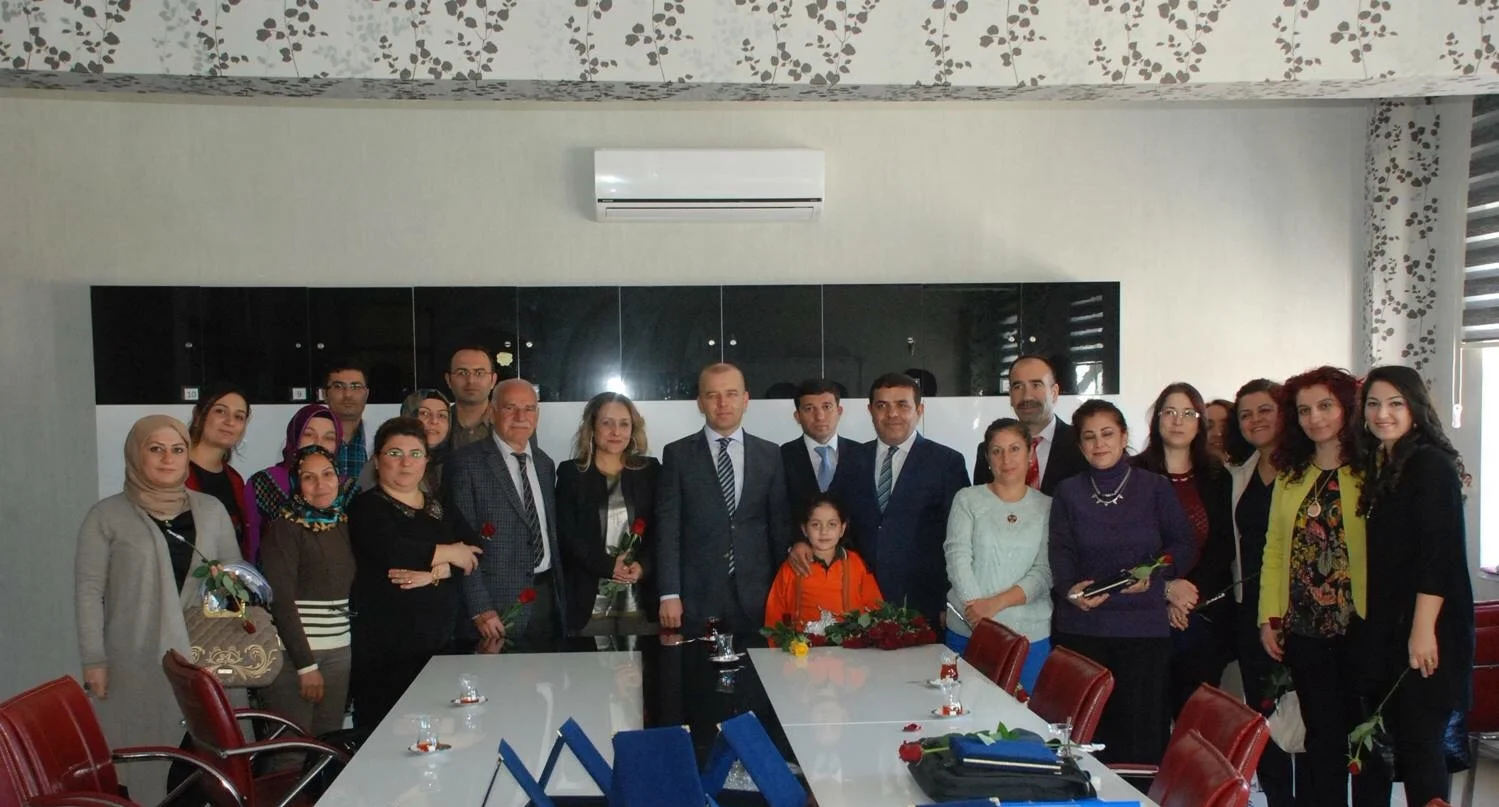 TÜM ÖĞRETMENLERİMİZİN ÖĞRETMENLER GÜNÜ KUTLU OLSUN