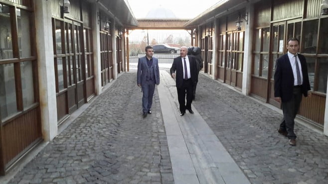 KAHTA GAZETECİLER CEMİYETİ SOSYAL İŞLERDEN SORUMLU BAŞKAN’I BUĞDAY, ADIYAMAN ÜNİVERSİTESİ REKTÖRÜ GÖNÜLLÜ’YÜ ZİYARET ETTİ