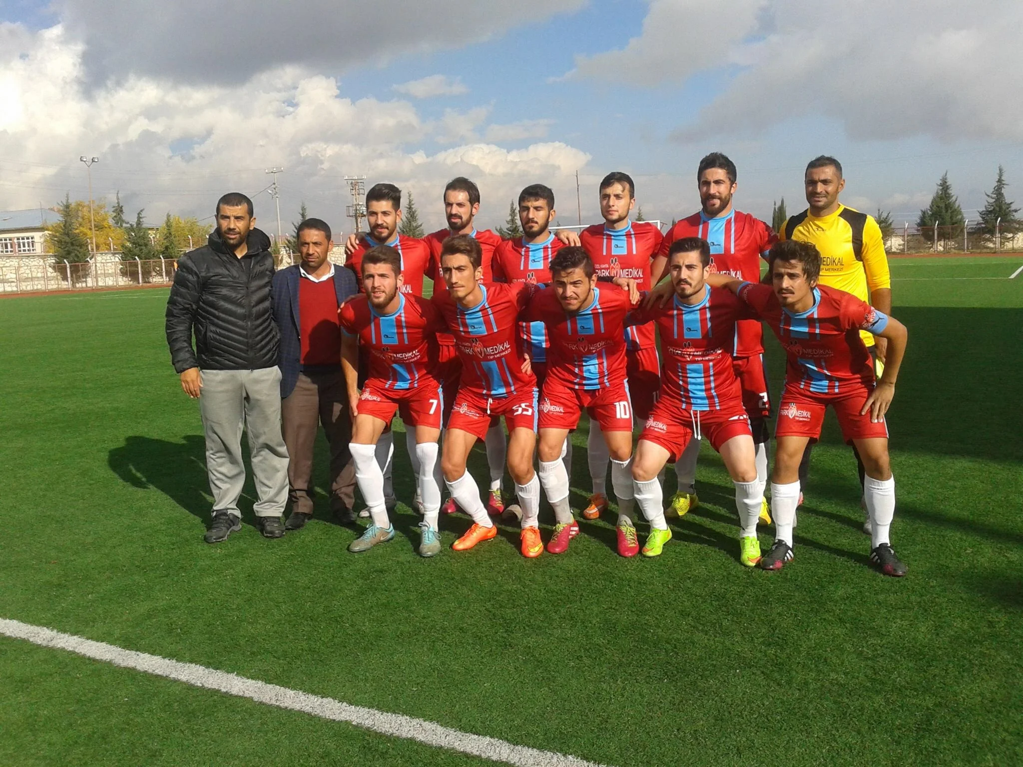 BESNİBELEDİYESPOR EVİNDE AĞIR YARALI.
