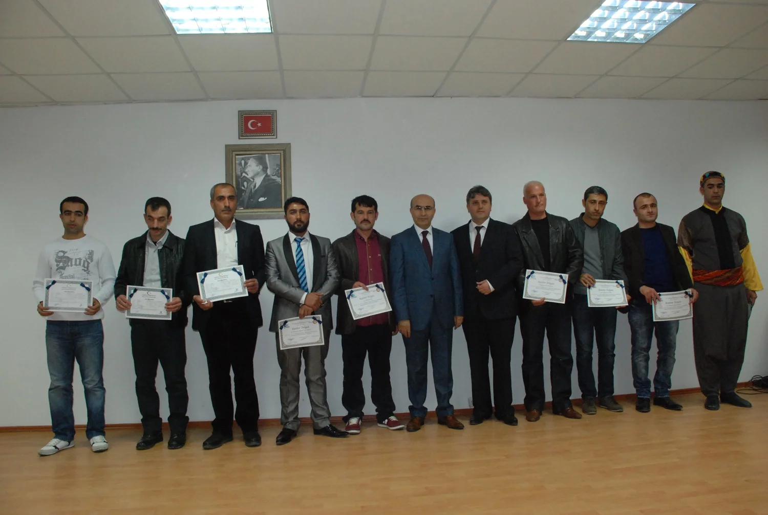 KADER MAHKÛMLARININ DİPLOMA SEVİNCİ