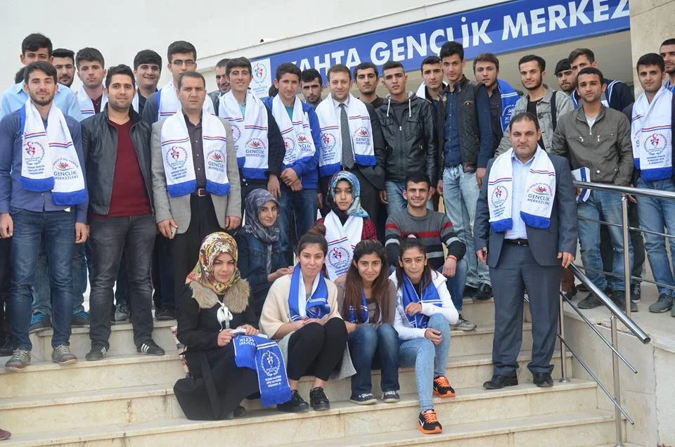 KÂHTA GENÇLİK MERKEZİNDE “GENÇLERDEKİ STRES KAYGISINI AZALTMAYA YÖNELİK KAYGI VE MOTİVASYON” SEMİNERİ VERİLDİ