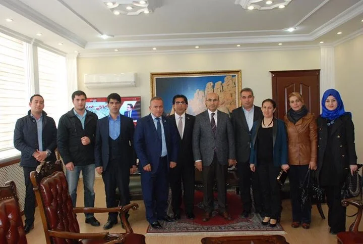 YERYÜZÜ GENÇ GİRİŞİMCİLERDEN VALİ DEMİRTAŞ’A ZİYARET.