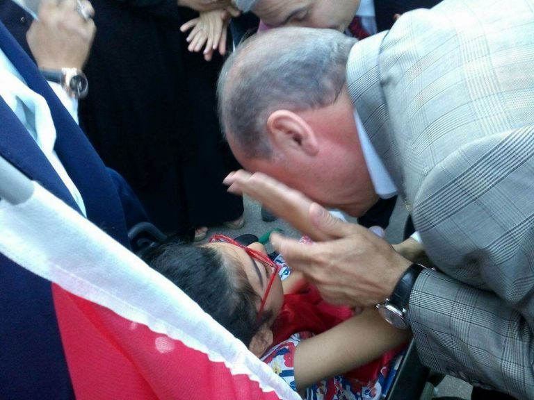 Köprüler TANKLARLA kapatılmış Neye YARAR.