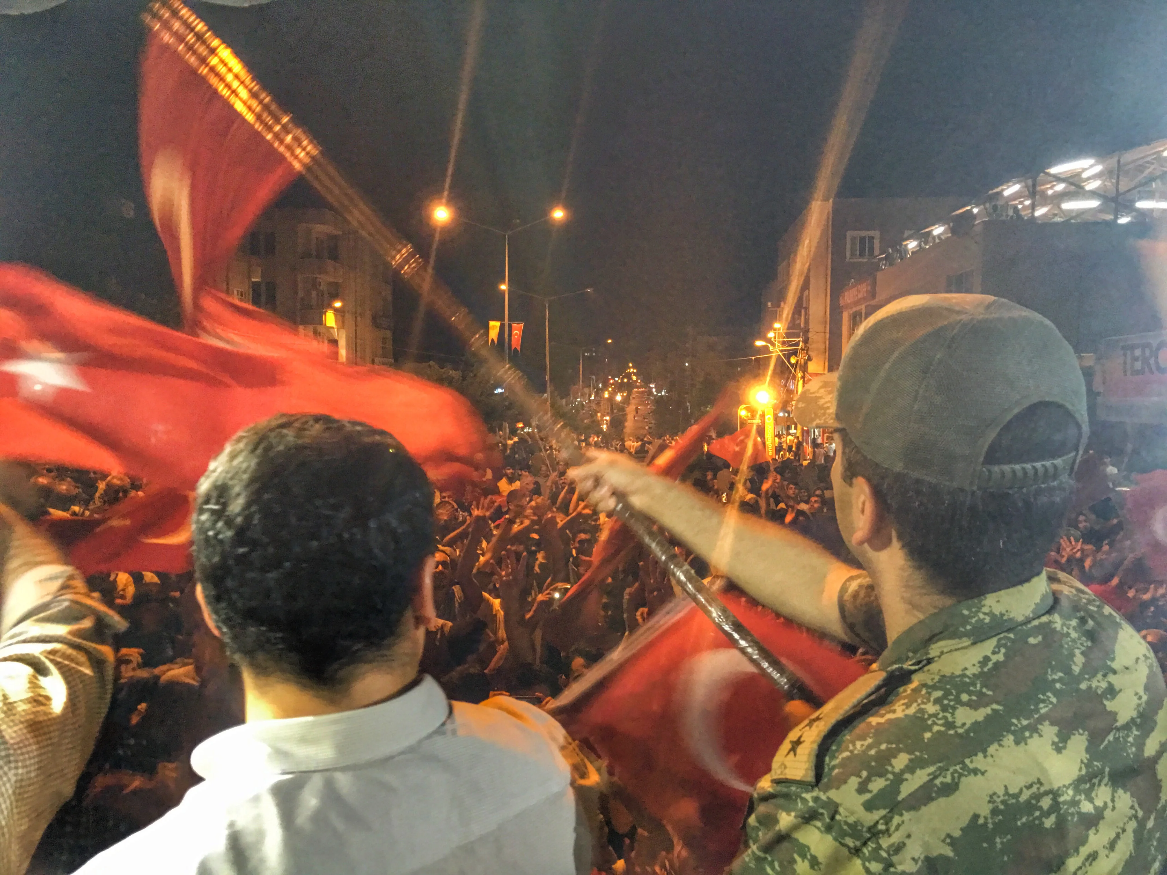 DEMOKRASİ YÜRÜYÜŞÜNE KAHTA HALKINDAN TAM DESTEK