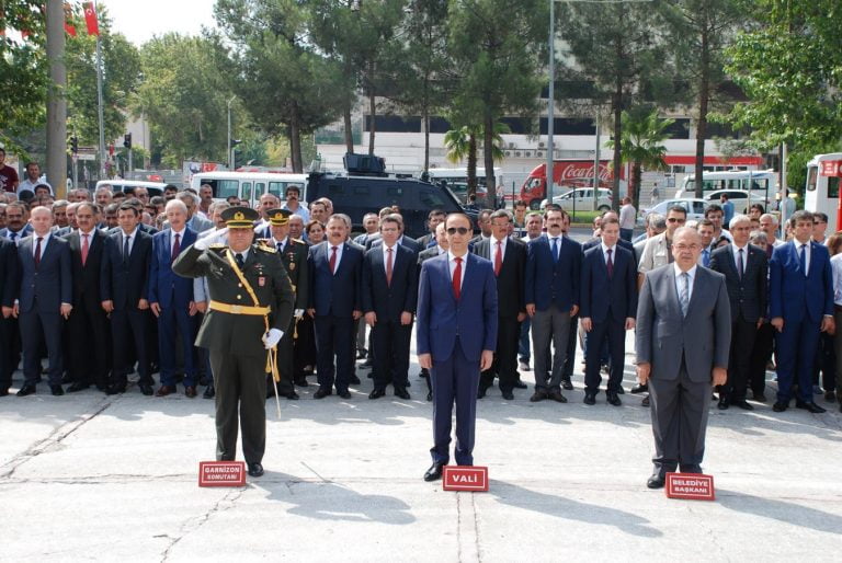AZİZ MİLLETİMİZİN DOĞUŞUNU MÜJDELEYEN BÜYÜK ZAFERİN 94. YILDÖNÜMÜ KUTLANDI