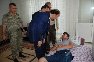 VALİ ERİN VE İL PROTOKOLÜ’NDEN DİYARBAKIR GAZİSİNE ZİYARET