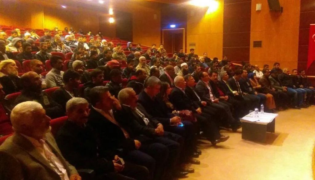 KAHTA’DA SURİYELİ VATANDAŞLARA BİLGİLENDİRME TOPLANTISI YAPILDI.