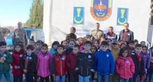 KUBİLAY İLKOKULU ÖĞRENCİLERİ, KAHTA İLÇE JANDARMA KOMUTANLIĞI’NI ZİYARET ETTİ.