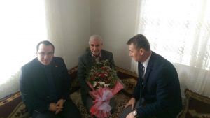 KAYMAKAM AHMET GAZİ KAYA İLE İL MİLLİ EĞİTİM MÜDÜRÜ KIZILKAYA ŞEHİT AİLESİNİ ZİYARET ETTİ.