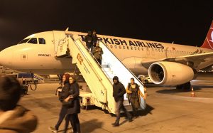 TÜRBÜLANSA GİREN UÇAK TEHLİKE ATLATTI