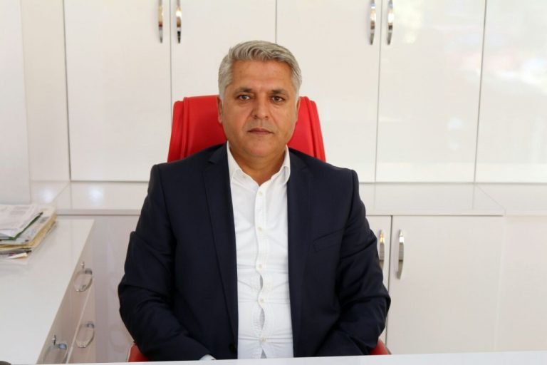 KUTLU ” AHMET AYDIN, ÖNEMLİ BİR SİYASİ DEĞERİMİZDİR”