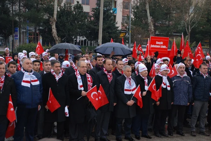 VEFAKÂR GENÇLİK FEDAKÂR ECDADININ İZİNDE