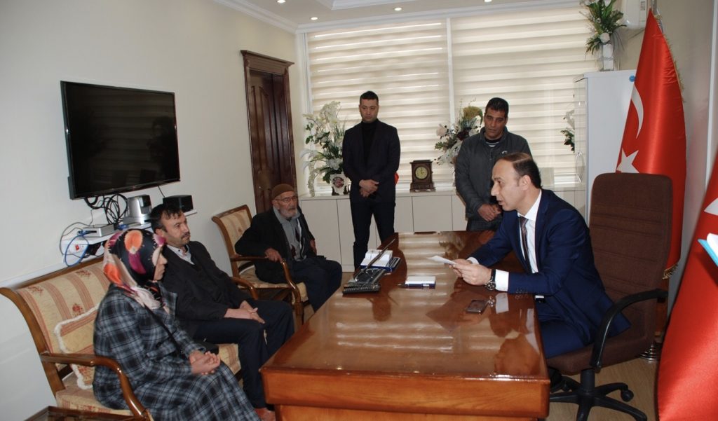 VALİ ERİN, VATANDAŞLARIN SORUNLARINI DİNLEDİ