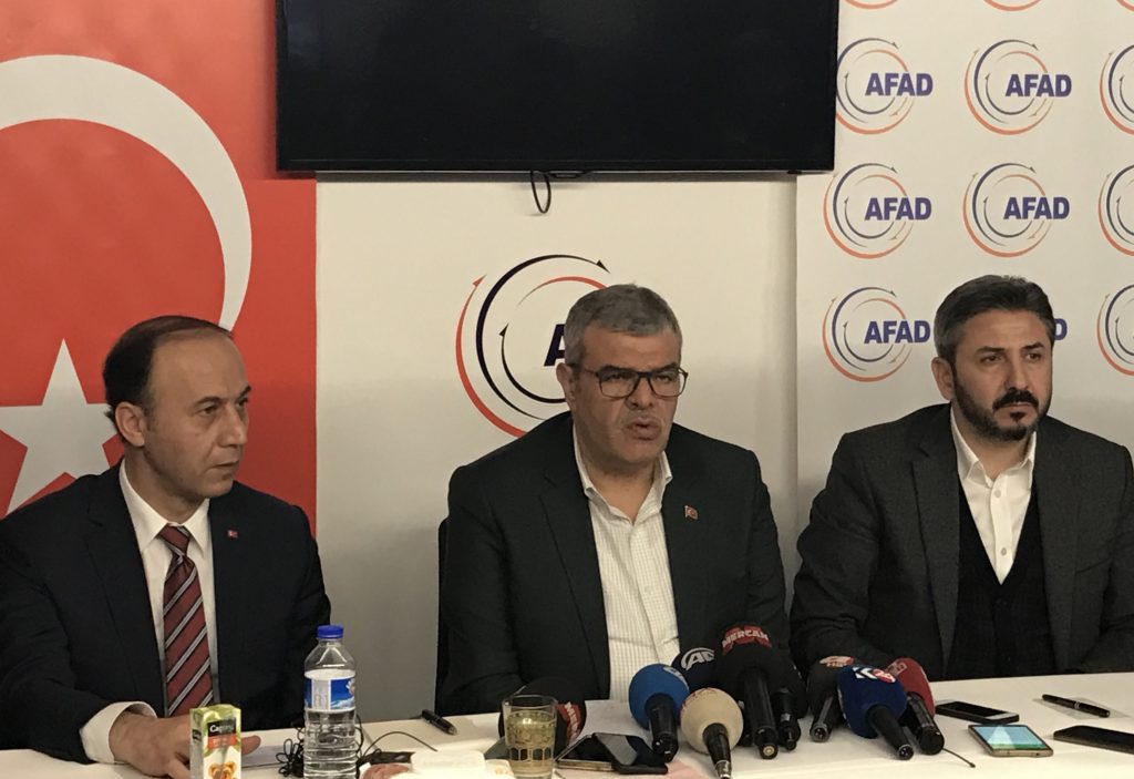 BAŞKAN YARDIMCISI VEYSİ KAYNAK DEPREM BÖLGESİNDE