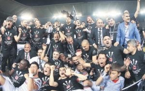 BEŞİKTAŞ 3. YILDIZI TAKTI