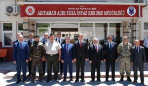 ADIYAMAN AÇIK CEZAEVİNDE KADER MAHKÛMLARININ DİPLOMA SEVİNCİ