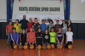 KAHTADA YAZ SPOR OKULU AÇILDI