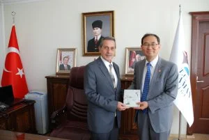 GÜNEY KORE BÜYÜKELÇİSİ YUNSOO CHO’DAN VALİ KALKANCI’YA NEZAKET ZİYARETİ