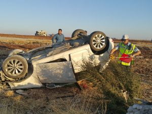 Kahta’da Otomobil Devrildi: 2 Kişi Yaralandı.