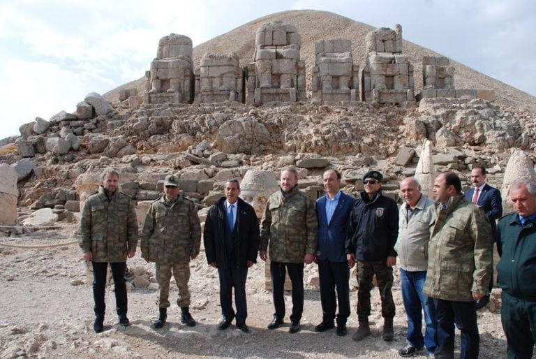 İzzetbegoviç, Kahta’da Nemrut Dağını Gezdi