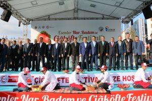 İstanbul’da Çiğköfte, Nar ve Badem Festivali