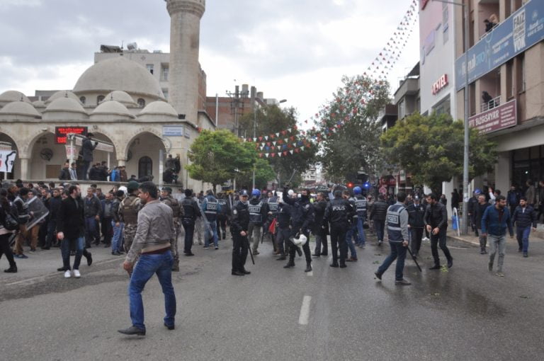 Tütün Yasasını Protesto Edenlere Müdahale