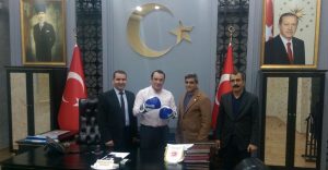 Kahta Kaymakamı Kaya, Kick Boks Güneydoğu Bölge Başkanı Erdoğan’ı Makamında Ağırladı.