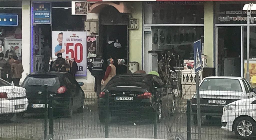 Kahta’da Narkotik Ekipleri Cafe ve Kahvehanelerde Uyuşturucu Aradı.