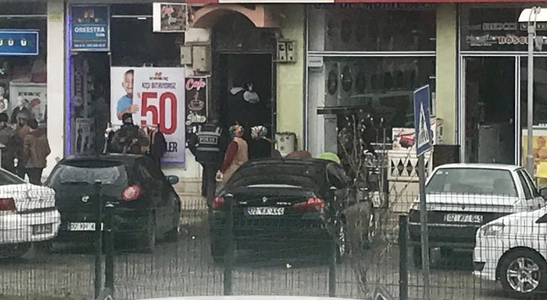 Kahta’da Narkotik Ekipleri Cafe ve Kahvehanelerde Uyuşturucu Aradı.
