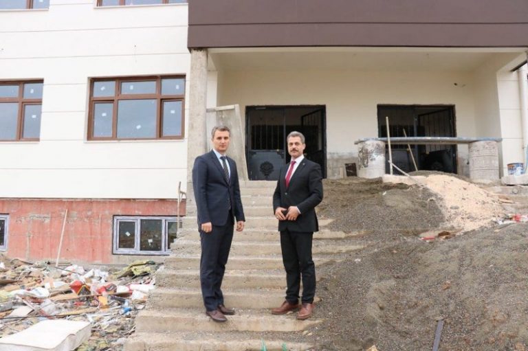 Kızılkaya Yapımı Devam Eden Okul İnşaatlarını İnceledi