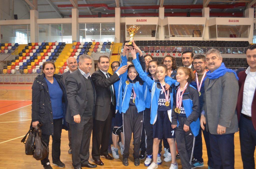 Kahta Kubilay Ortaokulu Basketbol İl Şampiyonu Oldu
