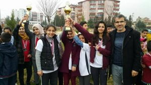 Oryantiring Yarışmasında Kahta Gazi Ortaokulu Şampiyon