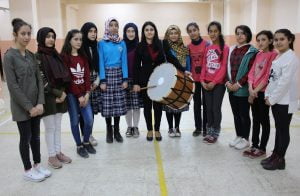 Kahtalı Genç Kadın Kadınlar, Günlerini Davullu, Halaylı Kutladı