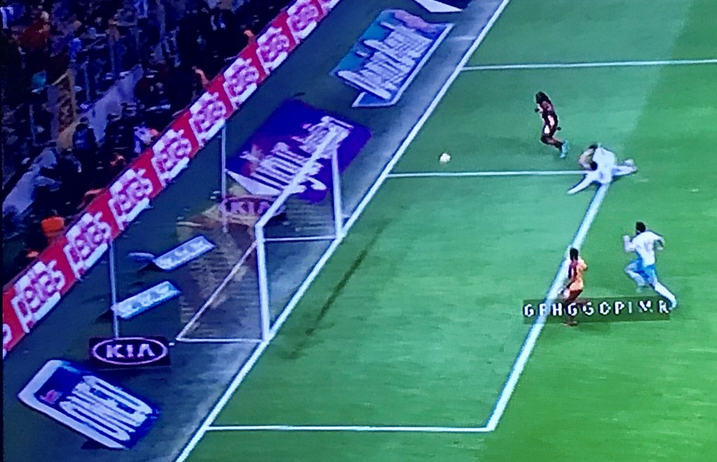 Galatasaray Trabzonspor’u 2-1 İle Geçti.