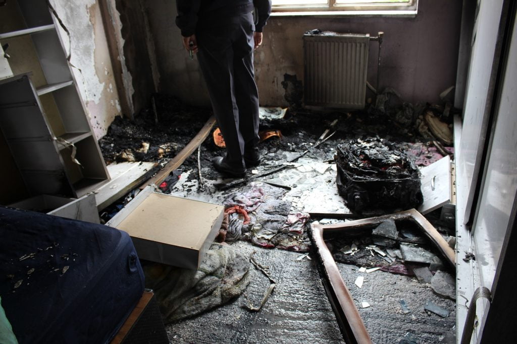 Kahta’da Yangında Ev Küle Döndü