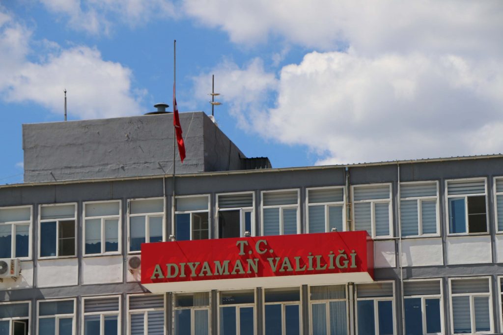 Adıyaman’da Filistin İçin Bayraklar Yarıya İndirildi