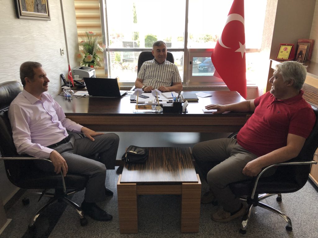 Kahta Gazeteciler Cemiyeti, Destek ve Kalite Hizmetleri Müdürü Hulusi Fırat’ı ziyaret etti.