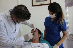 Diş Doktoru Adak: “Uyumadan Önce Yenilen Yemekler, Diş Çürümesine Neden Olmaktadır”-Videolu Haber