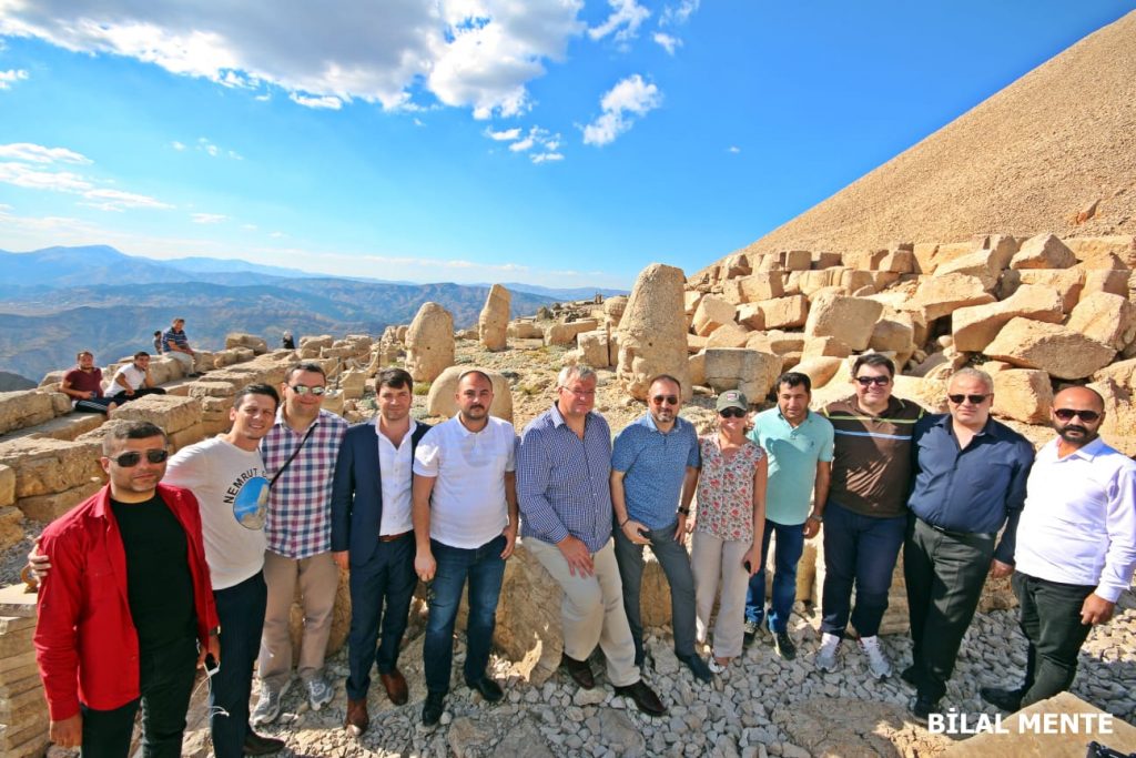 Ukrayna büyükelçisi beraberindeki heyetle Nemrut Dağını ziyaret etti