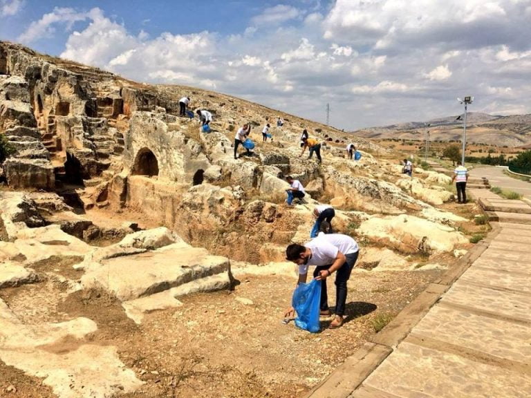AK Partili Gençlerden, Ören Yerinde Temizlik