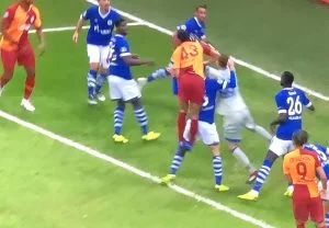 Galatasaray Schalke 04 Maçında Sessizlik 0-0
