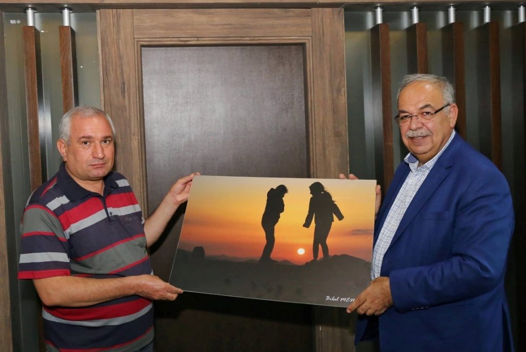 Adıyamanlı Fotoğraf Sanatçısından, Başkan Kutlu’ya Hediye